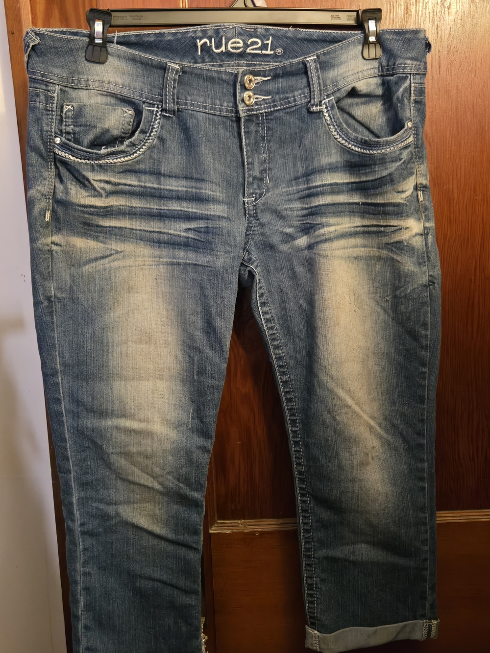 Rue21 Medium Blue Washed Capri Jeans with Whisker Detail